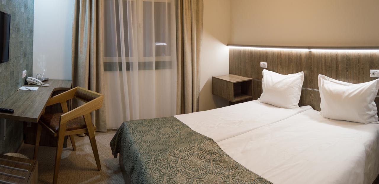 Fidelitas Hotel Sfântu-Gheorghe Kültér fotó